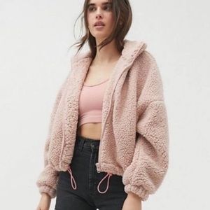 UO Cropped Teddy Jacket dusty rose EUC